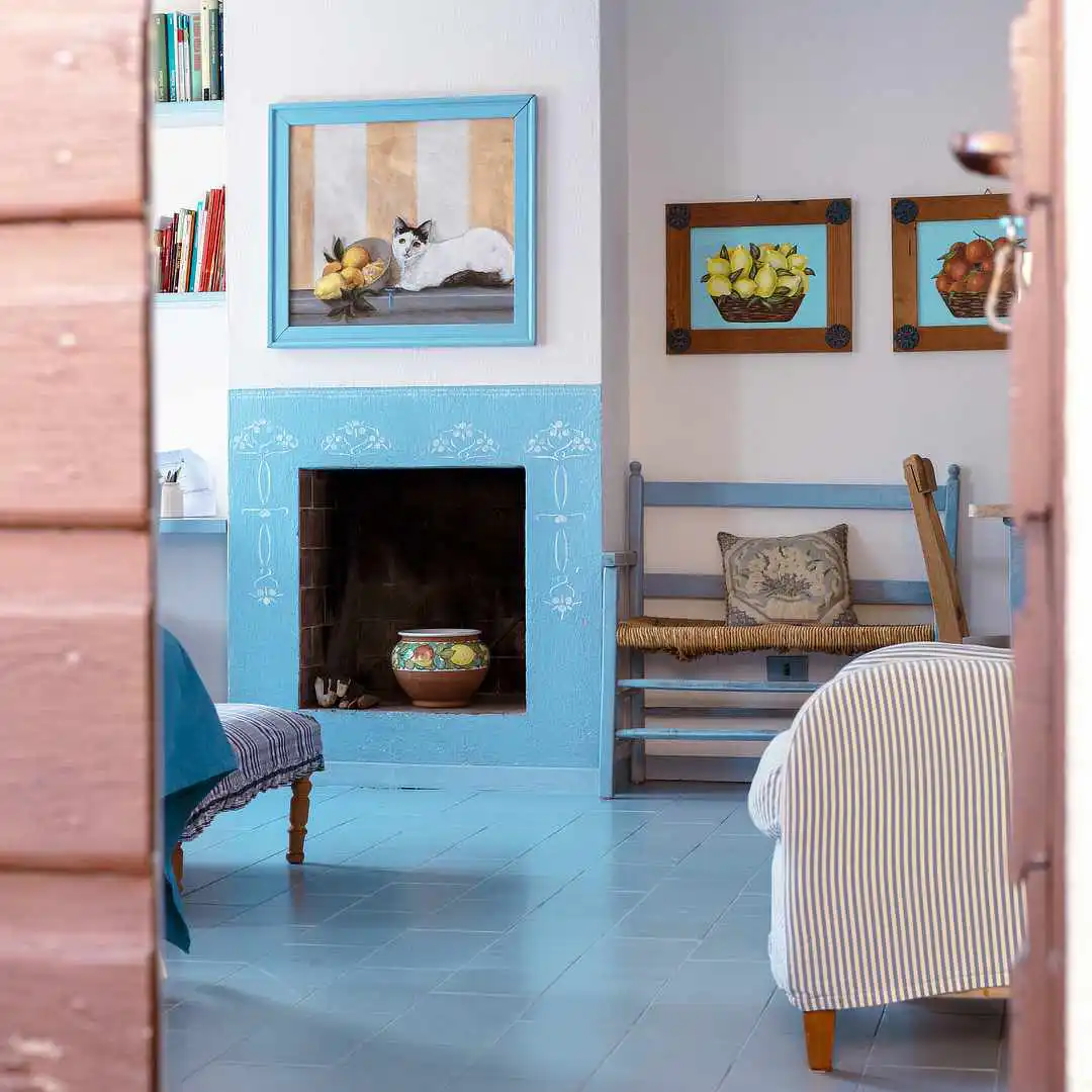 blu entrance sq